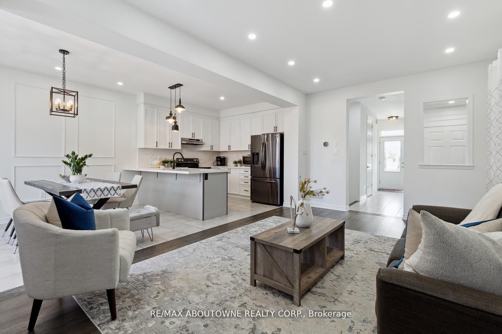 Photo 10 of 879 Hickory Crescent, Milton, Cobban — HOMEH