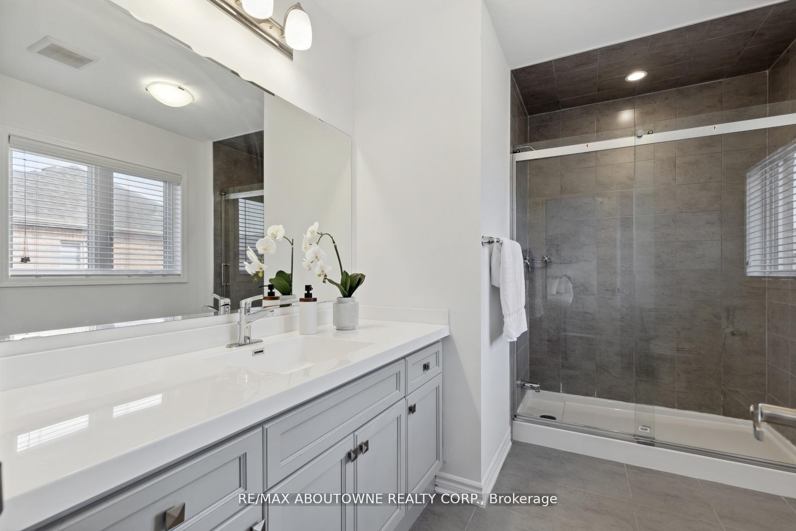 Photo 22 of 879 Hickory Crescent, Milton, Cobban — HOMEH