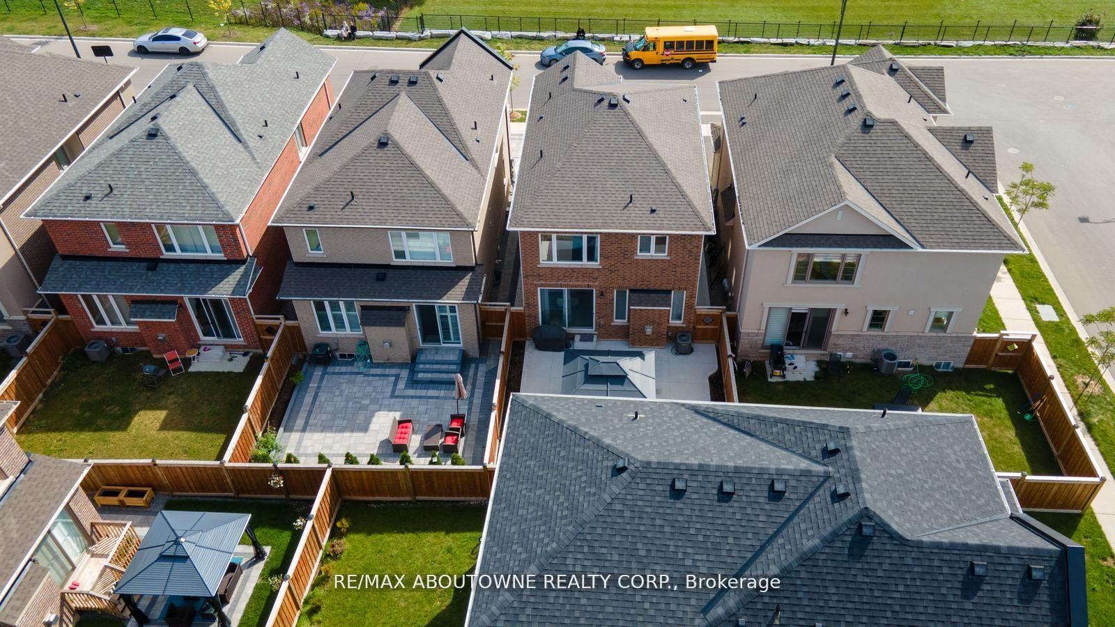 Photo 35 of 879 Hickory Crescent, Milton, Cobban — HOMEH