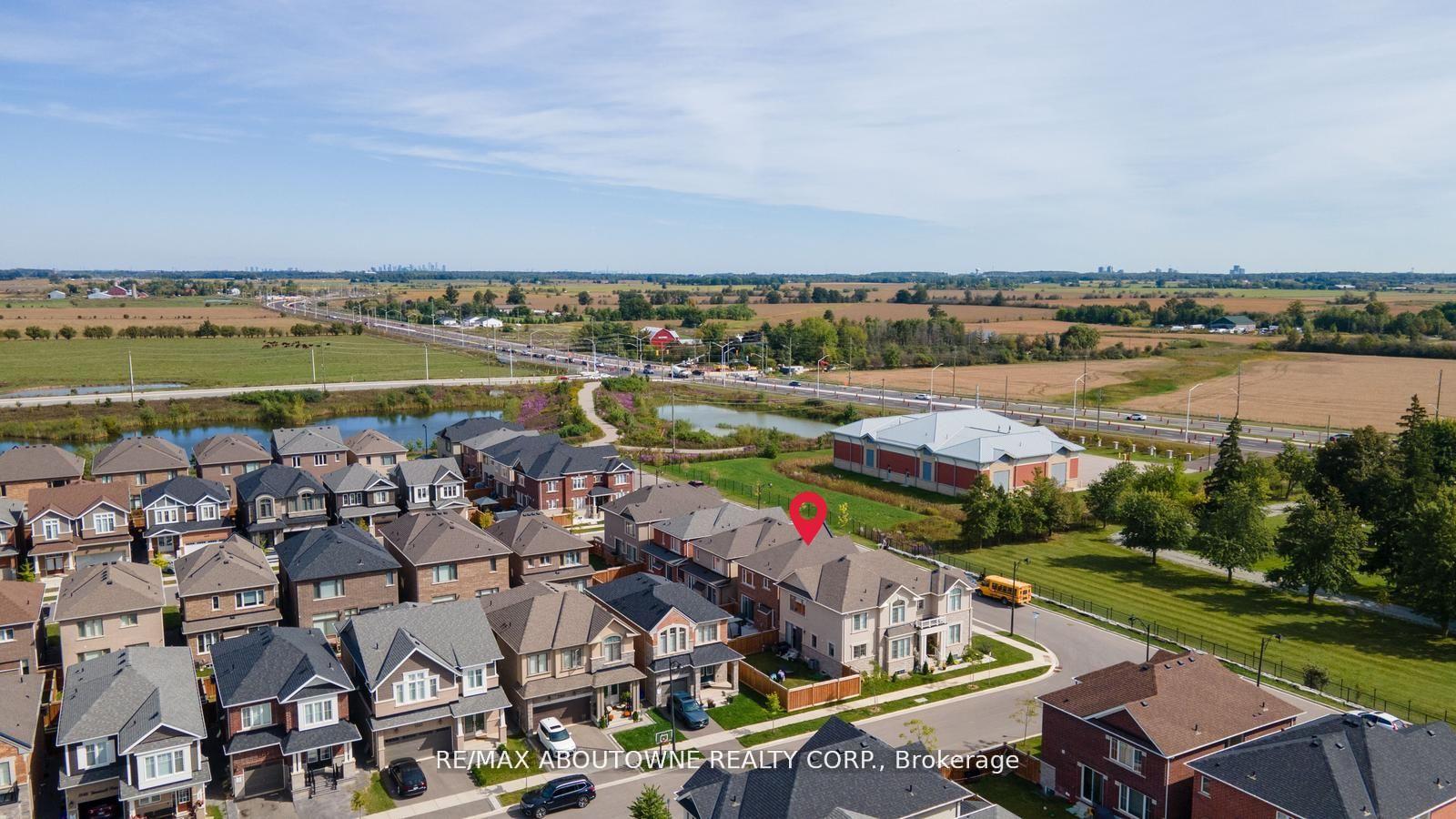 Photo 36 of 879 Hickory Crescent, Milton, Cobban — HOMEH