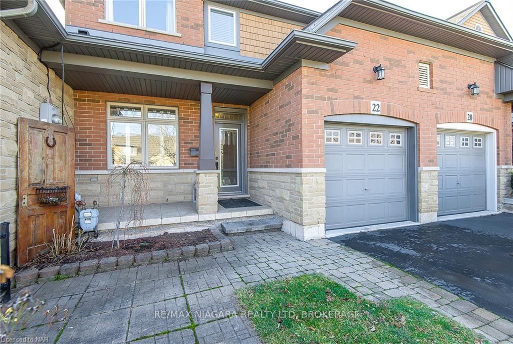 Photo 2 of 22 Conrad Place, Grimsby, Grimsby Beach — HOMEH