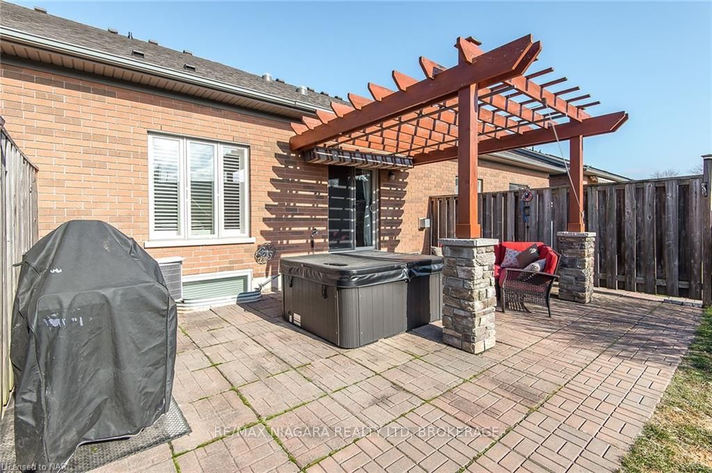 Photo 6 of 22 Conrad Place, Grimsby, Grimsby Beach — HOMEH