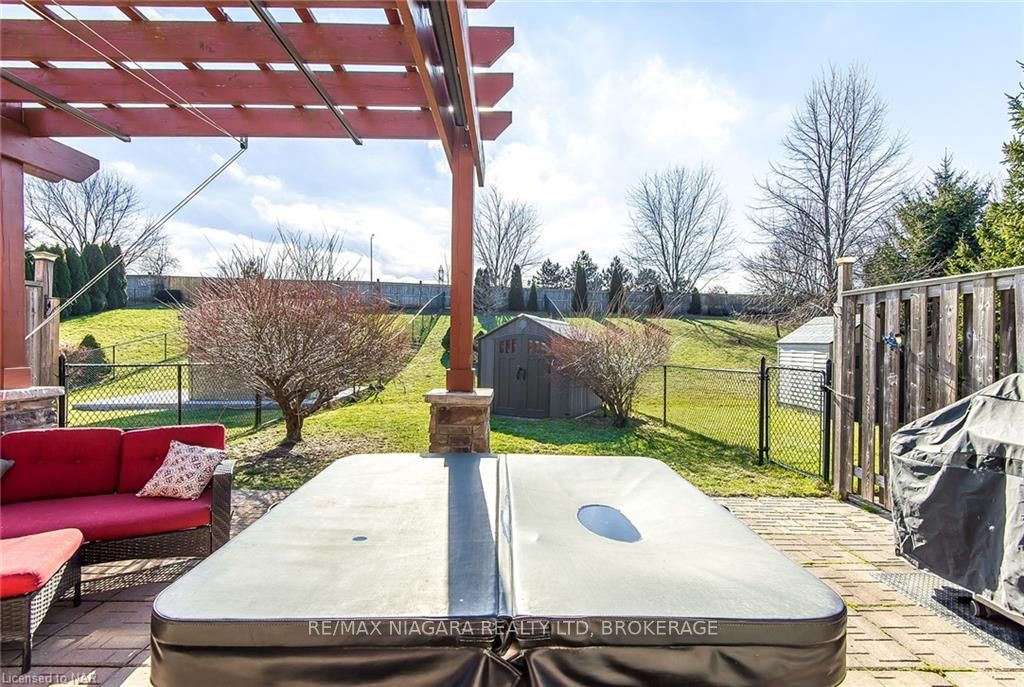 Photo 9 of 22 Conrad Place, Grimsby, Grimsby Beach — HOMEH