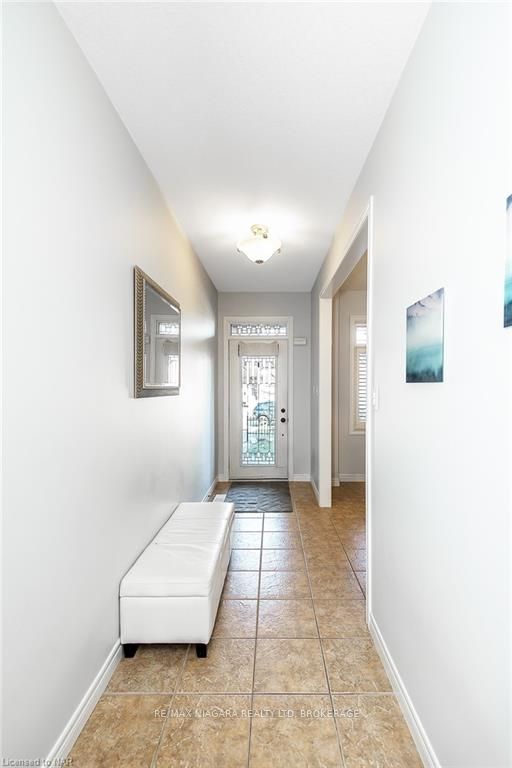 Photo 12 of 22 Conrad Place, Grimsby, Grimsby Beach — HOMEH