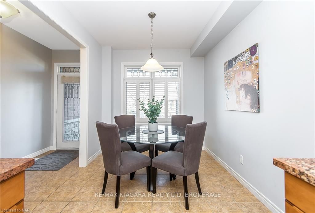 Photo 13 of 22 Conrad Place, Grimsby, Grimsby Beach — HOMEH