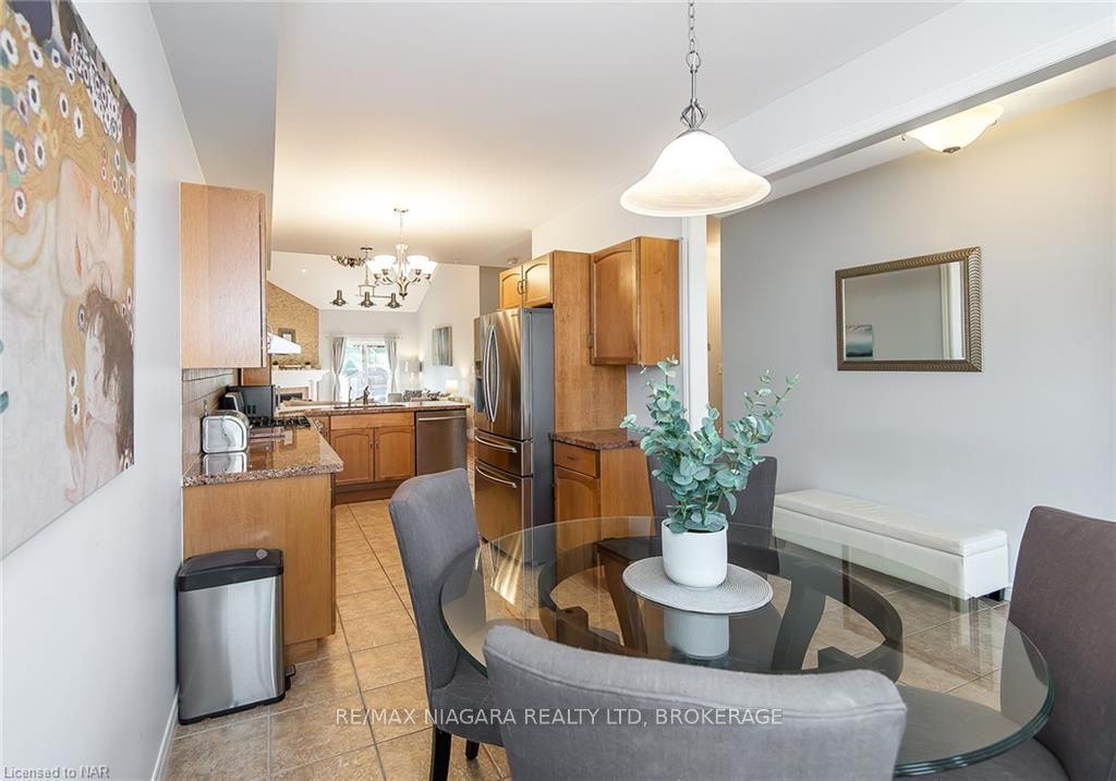 Photo 14 of 22 Conrad Place, Grimsby, Grimsby Beach — HOMEH