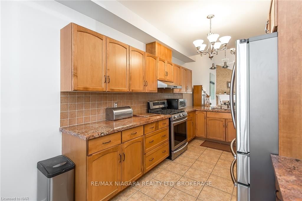 Photo 15 of 22 Conrad Place, Grimsby, Grimsby Beach — HOMEH