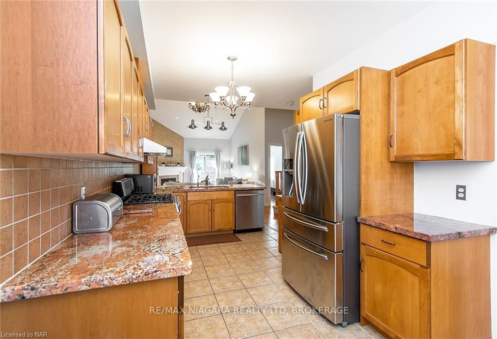 Photo 16 of 22 Conrad Place, Grimsby, Grimsby Beach — HOMEH