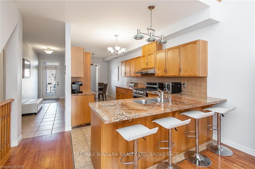 Photo 17 of 22 Conrad Place, Grimsby, Grimsby Beach — HOMEH