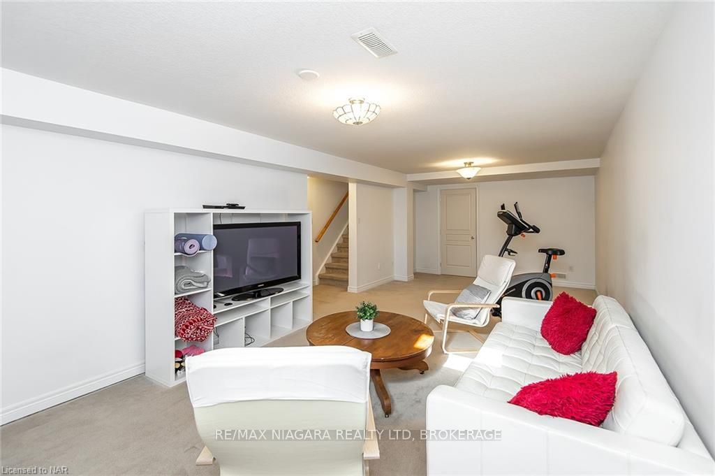 Photo 34 of 22 Conrad Place, Grimsby, Grimsby Beach — HOMEH
