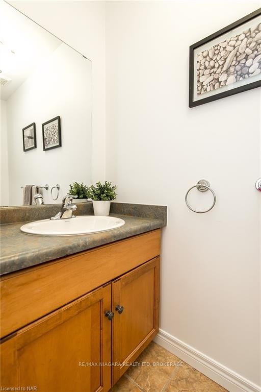 Photo 41 of 22 Conrad Place, Grimsby, Grimsby Beach — HOMEH