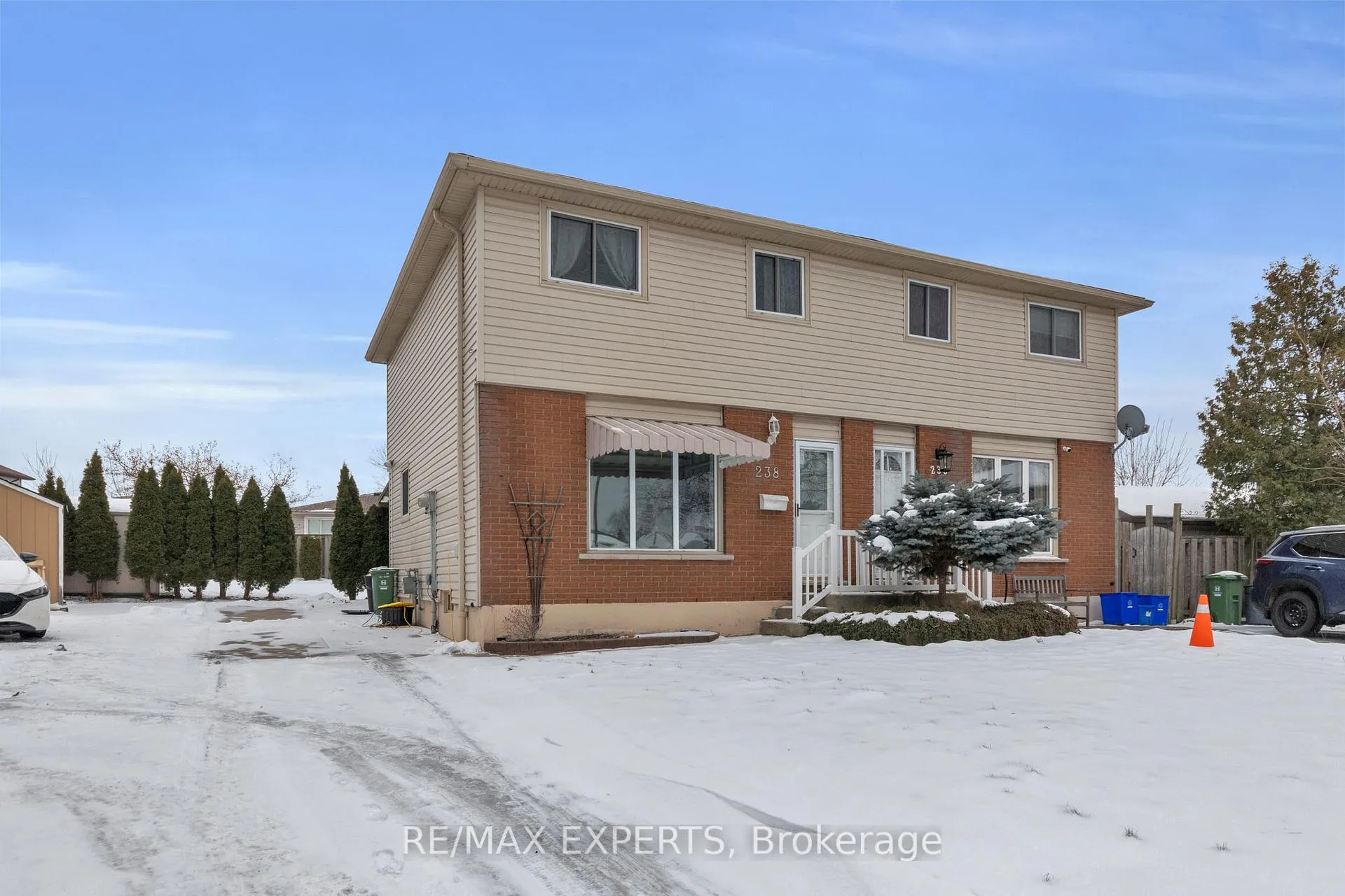 Photo 2 of 238 Lawnhurst Court, Hamilton, Lawfield — HOMEH