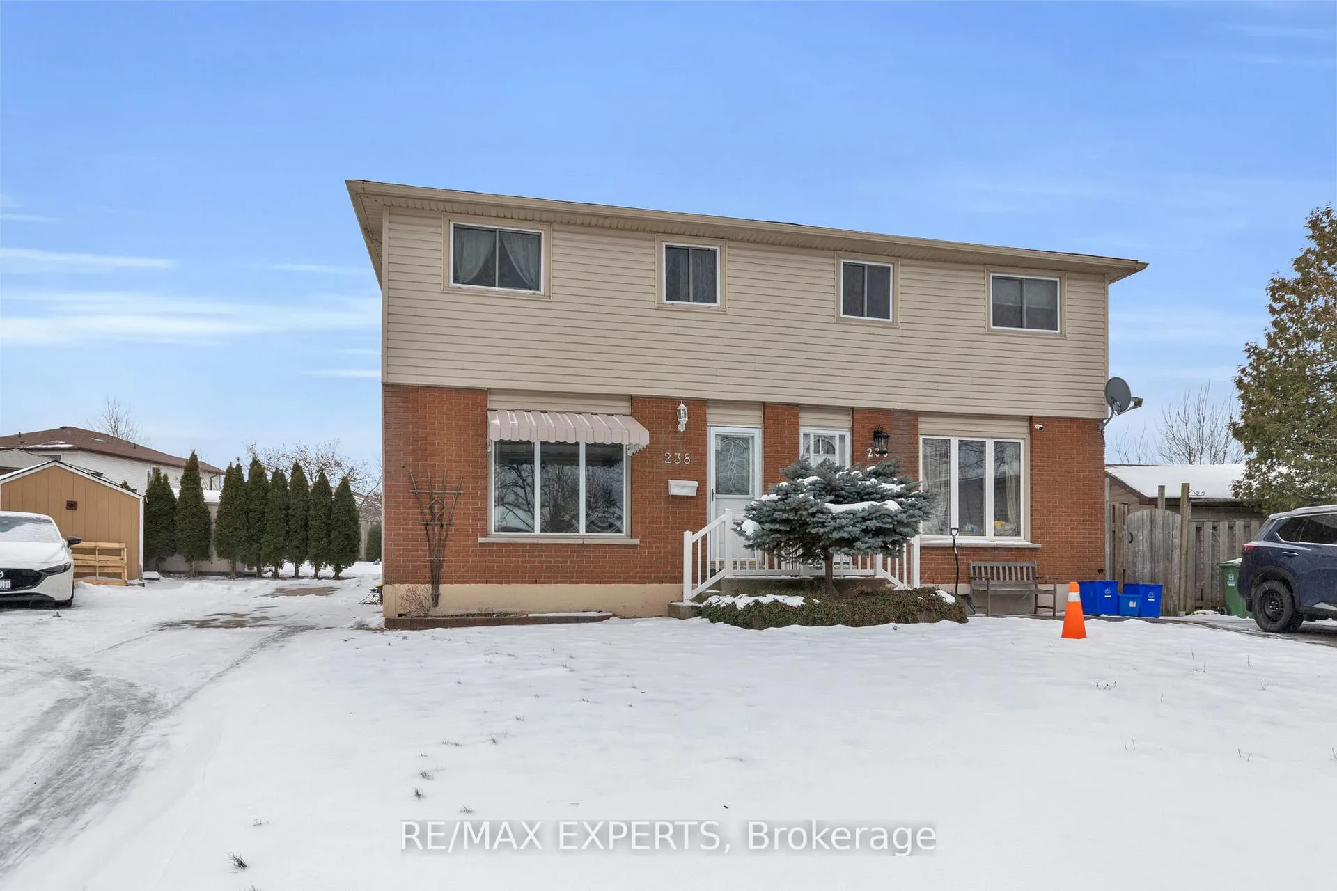 Photo 3 of 238 Lawnhurst Court, Hamilton, Lawfield — HOMEH