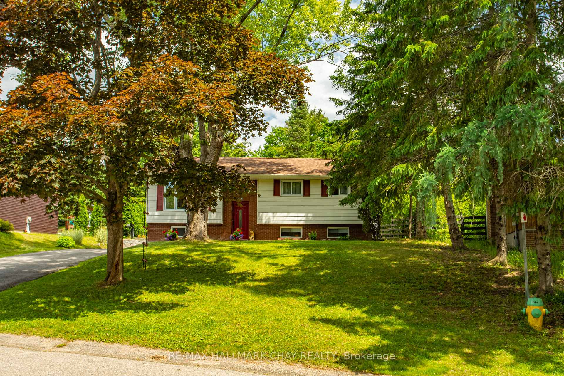 Photo 3 of 224 Oriole Crescent, Gravenhurst, Muskoka (S) — HOMEH