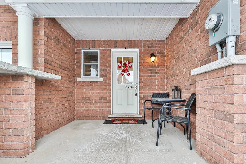 Photo 4 of 68 Lupo Drive, Hamilton, Waterdown — HOMEH