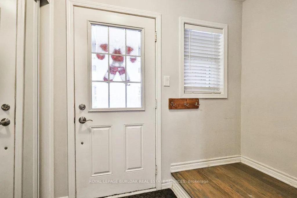 Photo 5 of 68 Lupo Drive, Hamilton, Waterdown — HOMEH