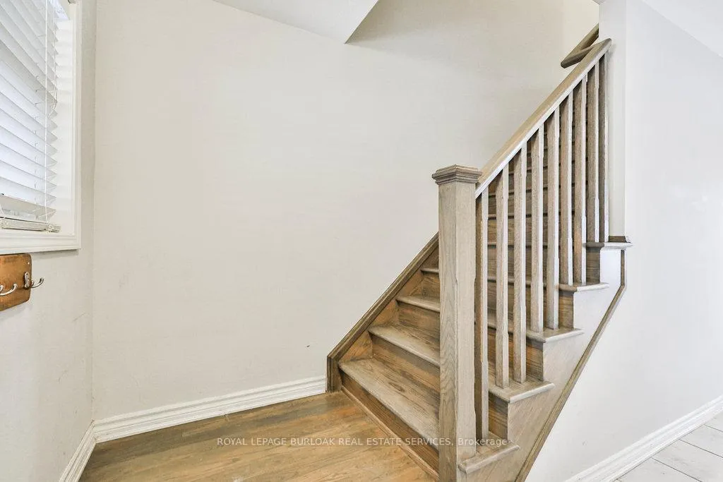 Photo 6 of 68 Lupo Drive, Hamilton, Waterdown — HOMEH