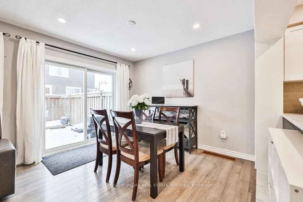 Photo 13 of 68 Lupo Drive, Hamilton, Waterdown — HOMEH