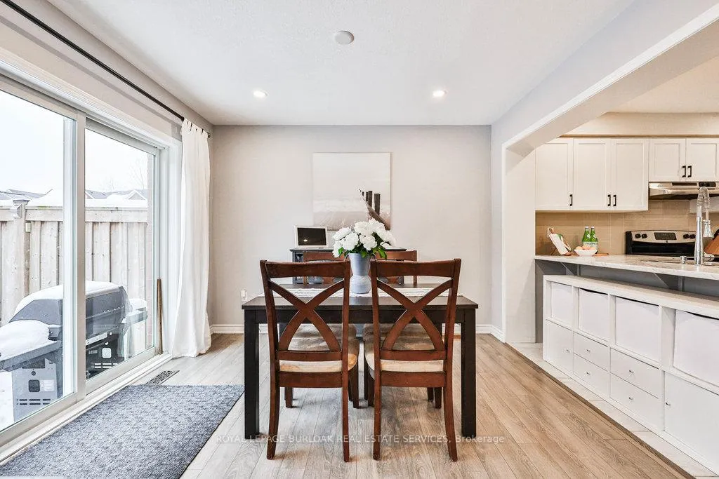 Photo 14 of 68 Lupo Drive, Hamilton, Waterdown — HOMEH