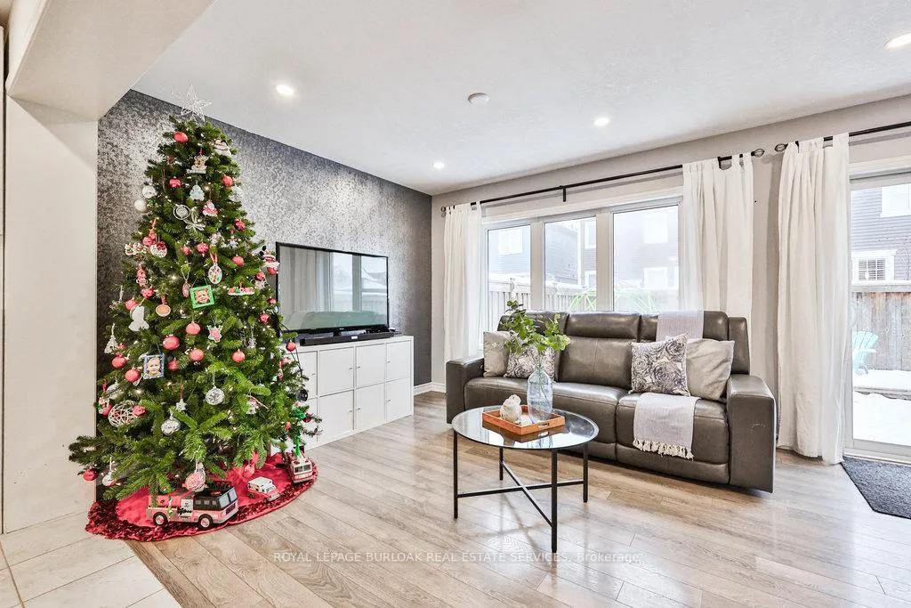 Photo 17 of 68 Lupo Drive, Hamilton, Waterdown — HOMEH
