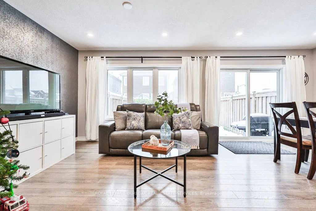 Photo 18 of 68 Lupo Drive, Hamilton, Waterdown — HOMEH