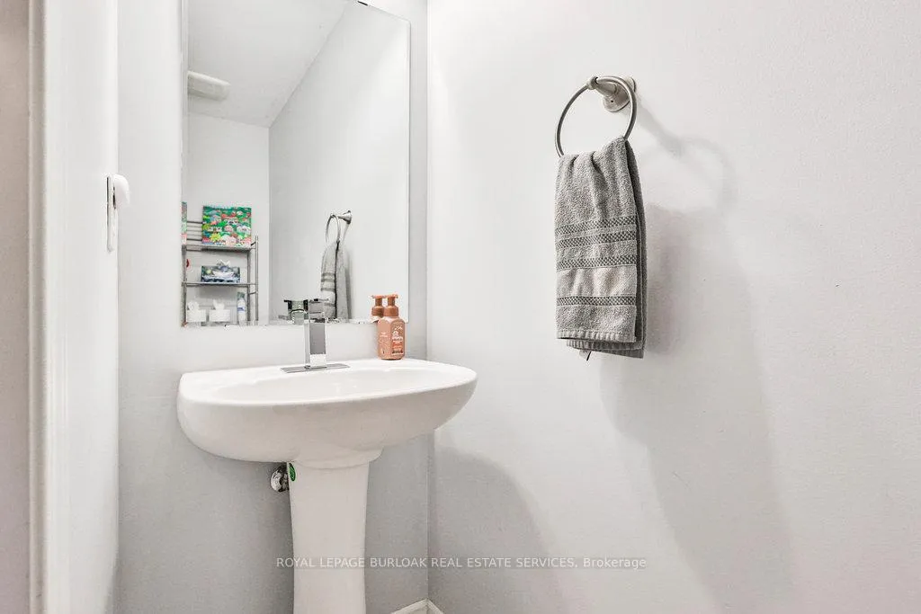 Photo 20 of 68 Lupo Drive, Hamilton, Waterdown — HOMEH