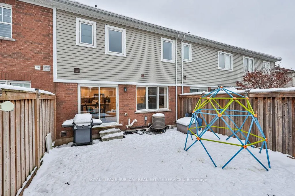 Photo 33 of 68 Lupo Drive, Hamilton, Waterdown — HOMEH