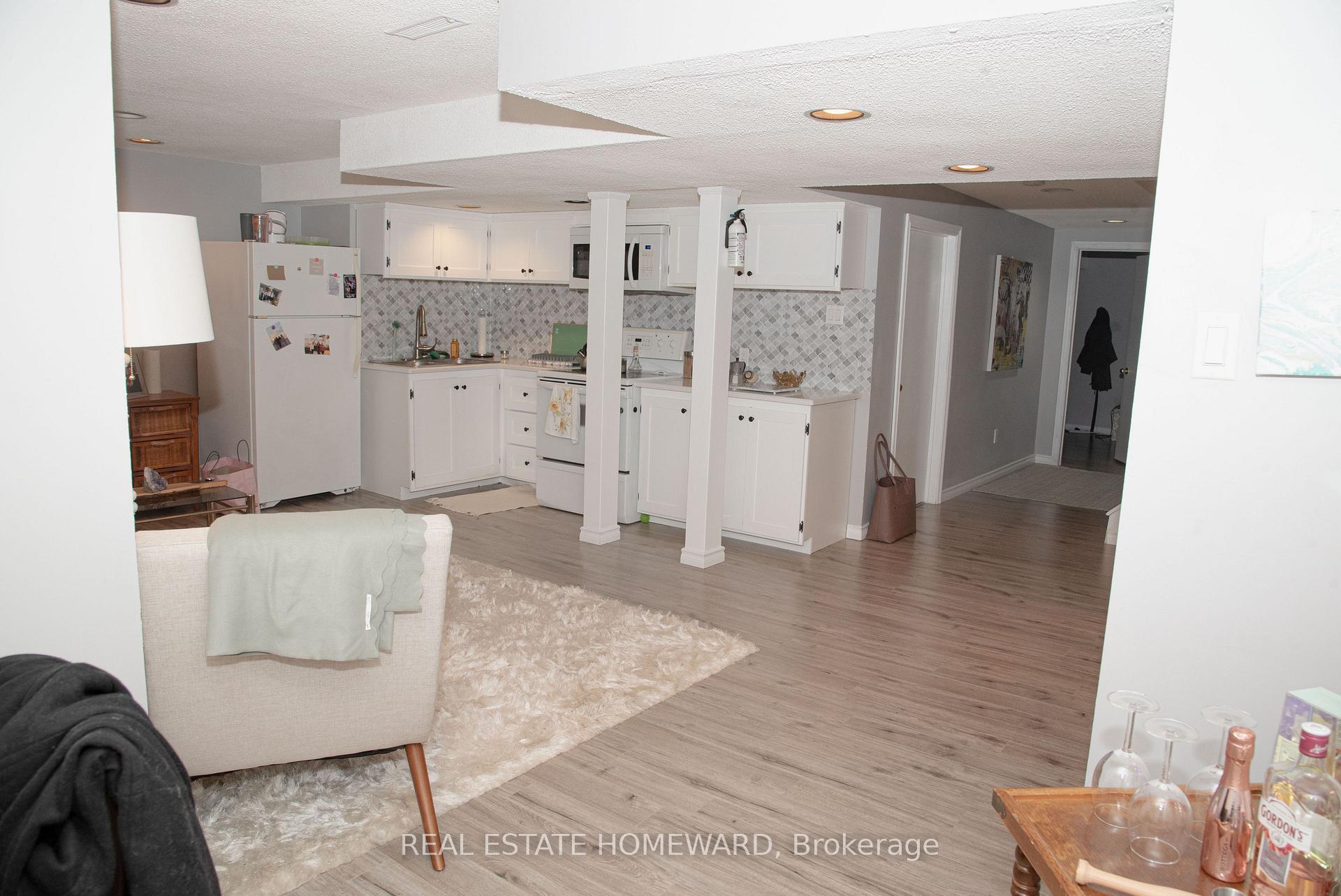Photo 5 of Unit Basement, 106 Walton Drive, Aurora, Aurora Village — HOMEH