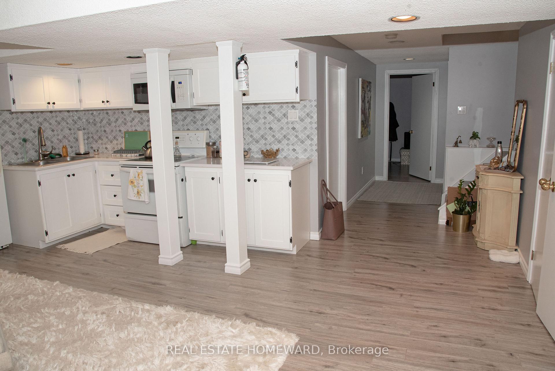 Photo 4 of Unit Basement, 106 Walton Drive, Aurora, Aurora Village — HOMEH