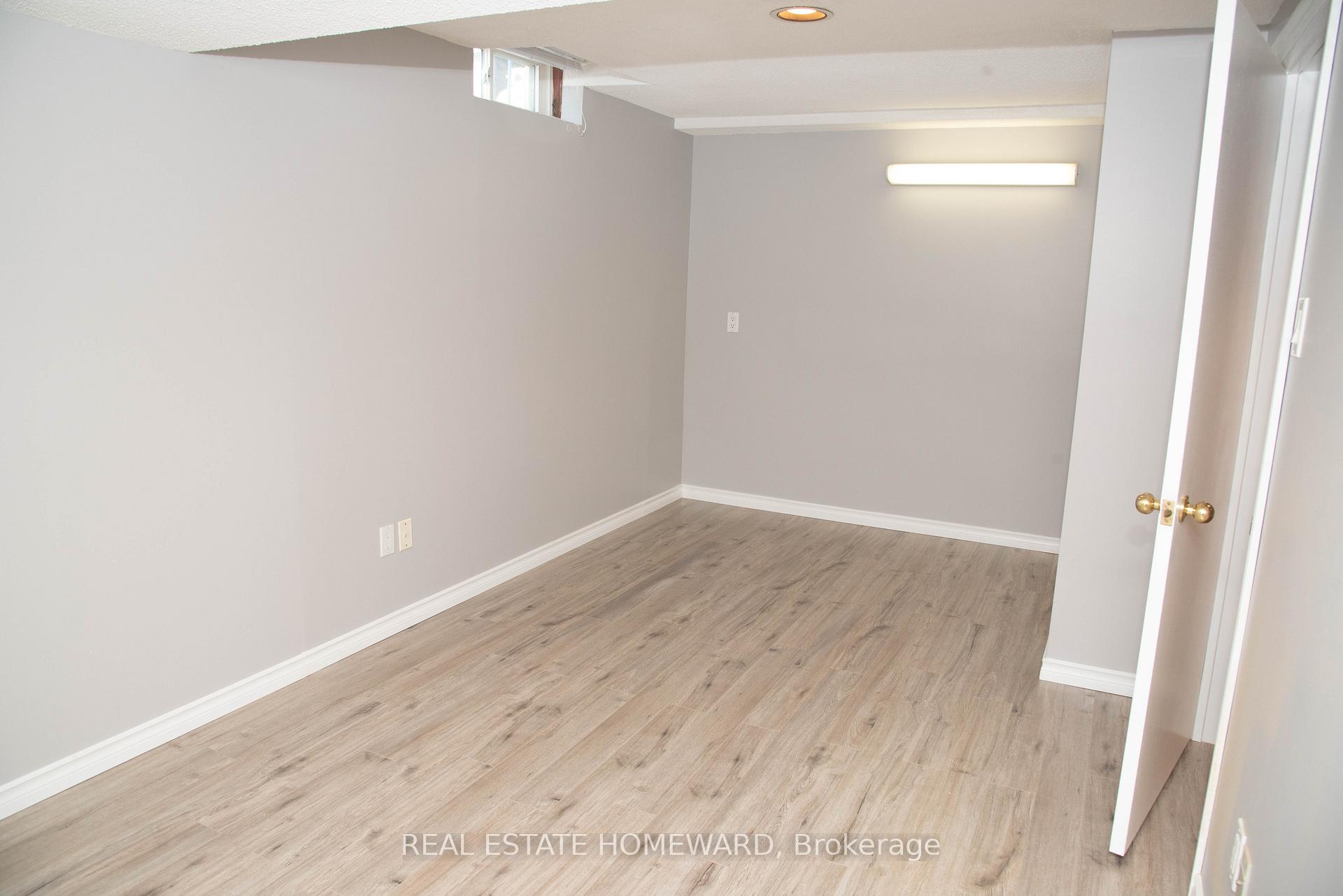 Photo 8 of Unit Basement, 106 Walton Drive, Aurora, Aurora Village — HOMEH