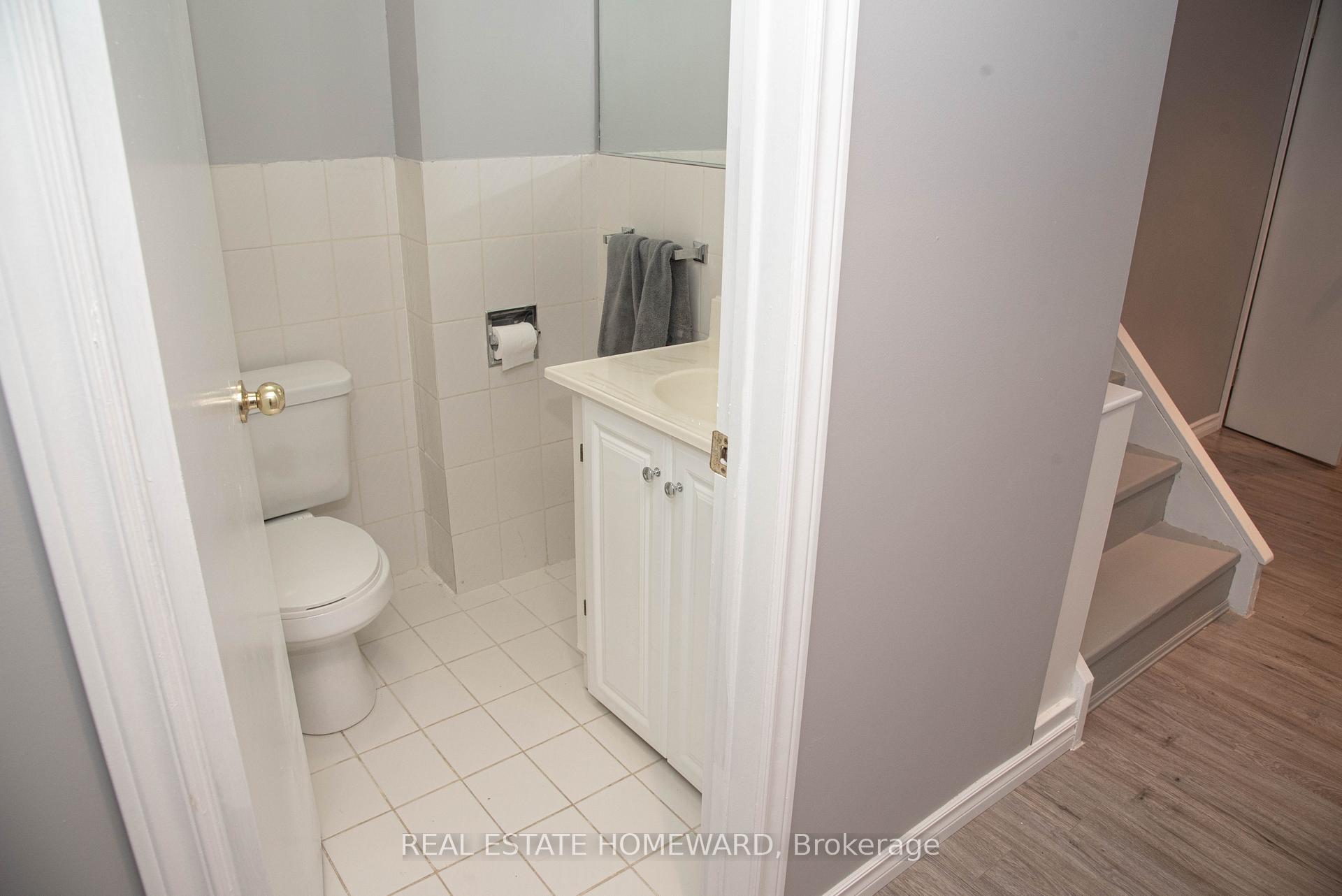 Photo 9 of Unit Basement, 106 Walton Drive, Aurora, Aurora Village — HOMEH