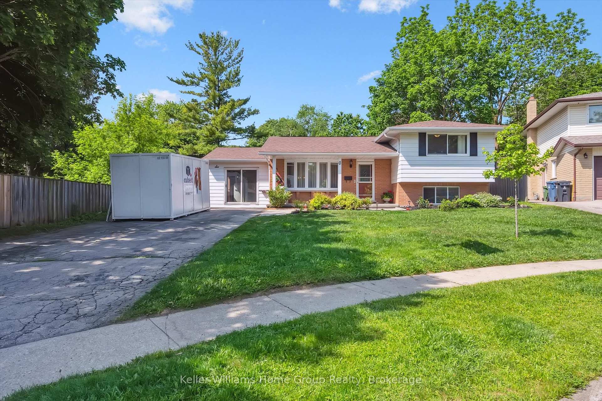 Photo 4 of 6 Gregory Place, Guelph, Willow West/Sugarbush/West Acres — HOMEH