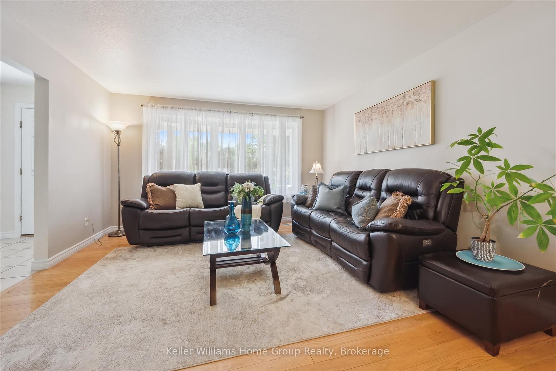 Photo 13 of 6 Gregory Place, Guelph, Willow West/Sugarbush/West Acres — HOMEH