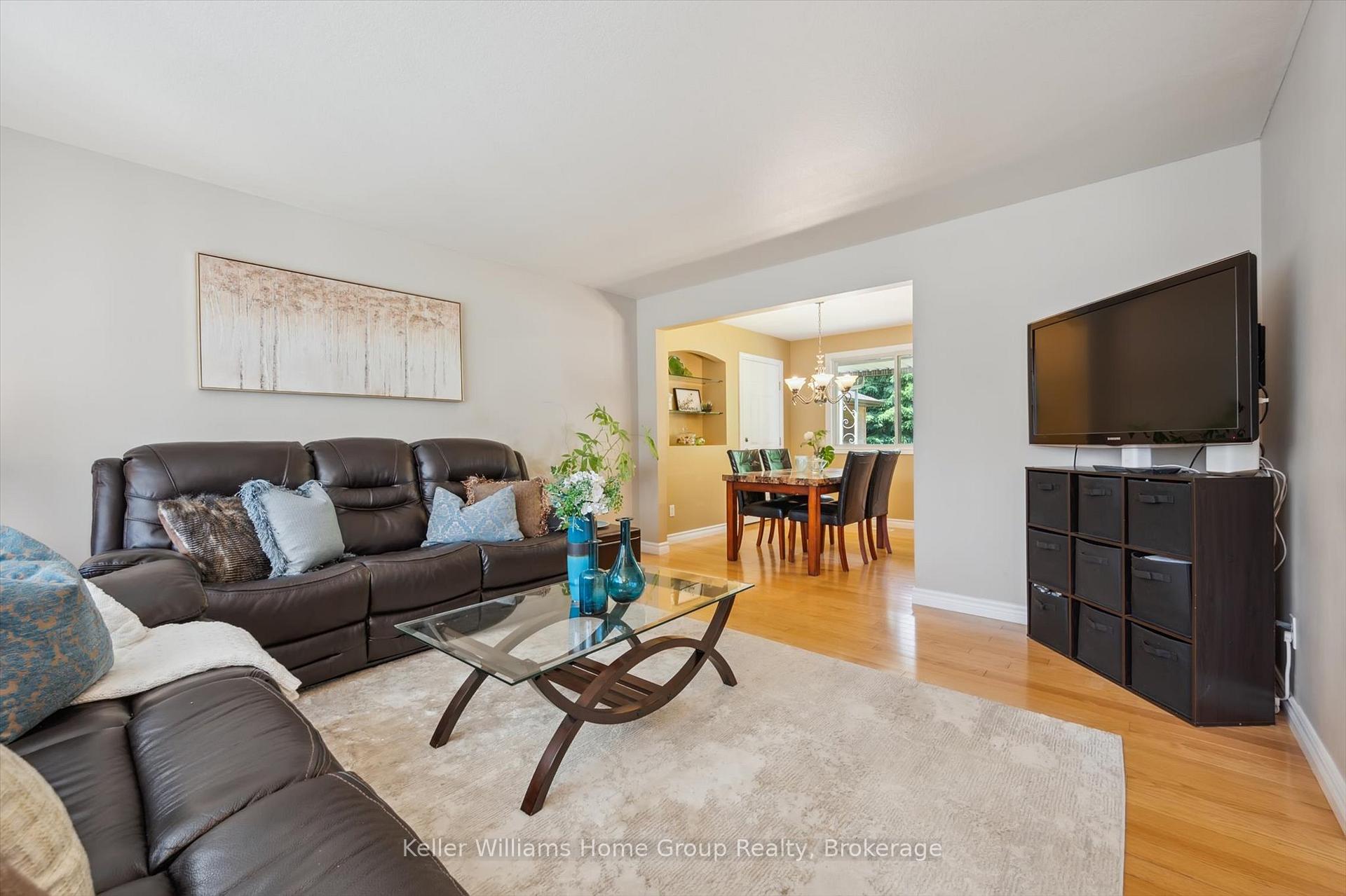 Photo 14 of 6 Gregory Place, Guelph, Willow West/Sugarbush/West Acres — HOMEH