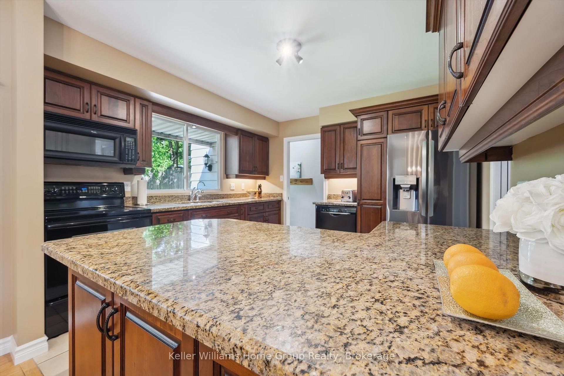 Photo 20 of 6 Gregory Place, Guelph, Willow West/Sugarbush/West Acres — HOMEH