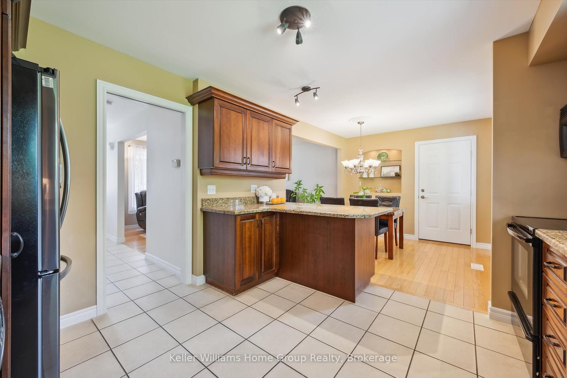 Photo 22 of 6 Gregory Place, Guelph, Willow West/Sugarbush/West Acres — HOMEH