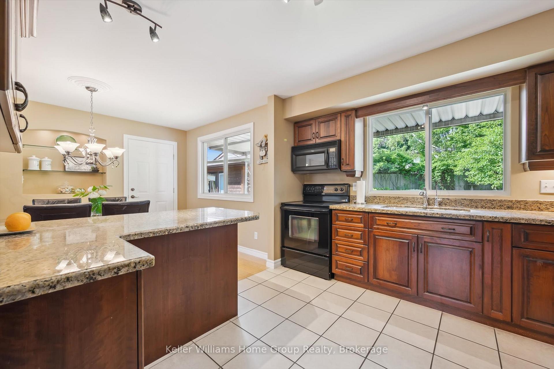 Photo 23 of 6 Gregory Place, Guelph, Willow West/Sugarbush/West Acres — HOMEH