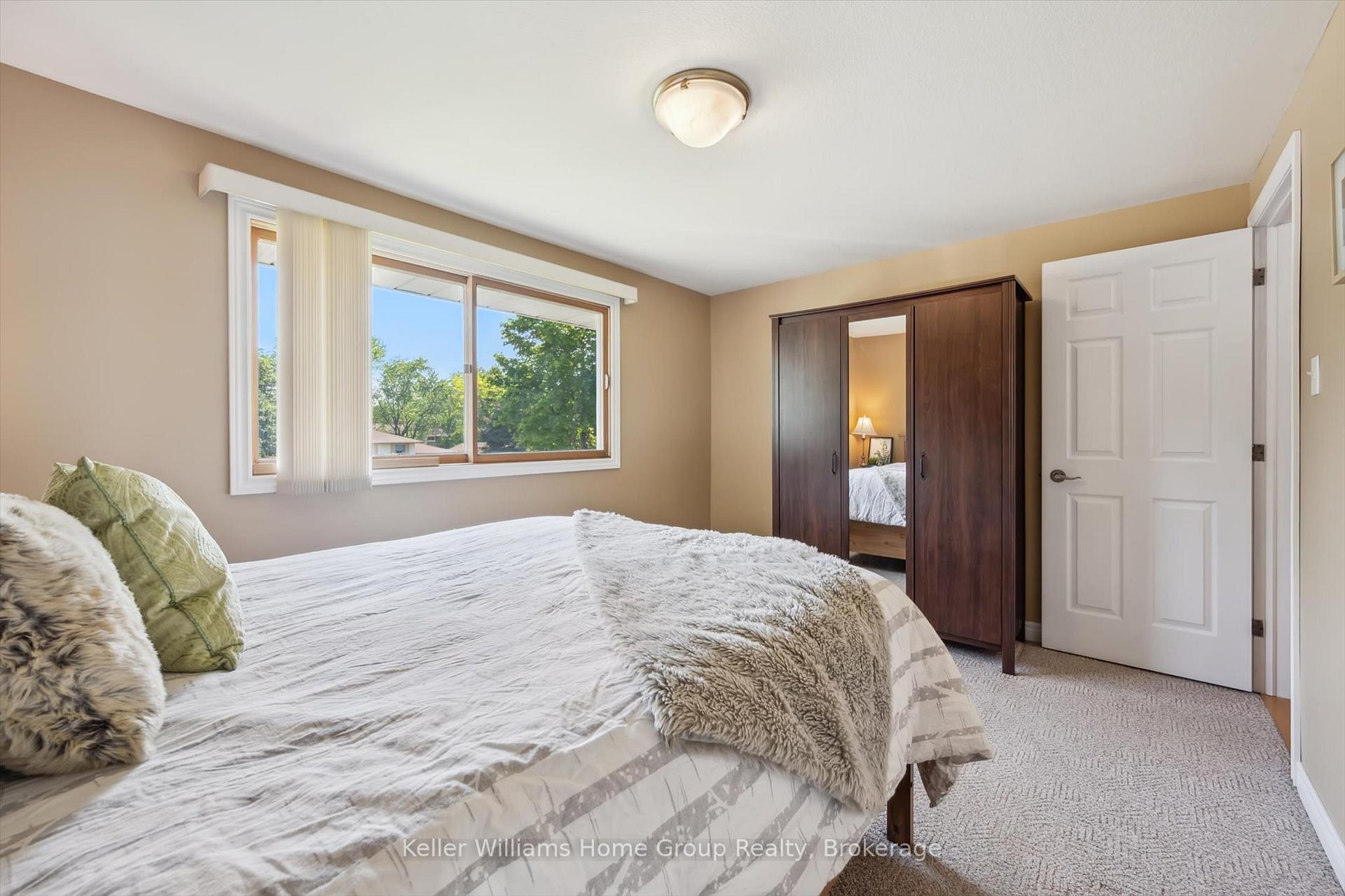 Photo 25 of 6 Gregory Place, Guelph, Willow West/Sugarbush/West Acres — HOMEH