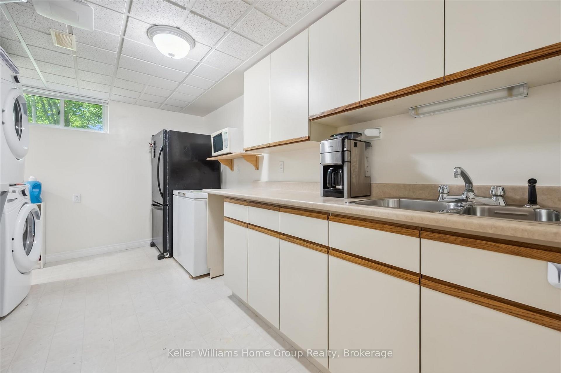 Photo 34 of 6 Gregory Place, Guelph, Willow West/Sugarbush/West Acres — HOMEH