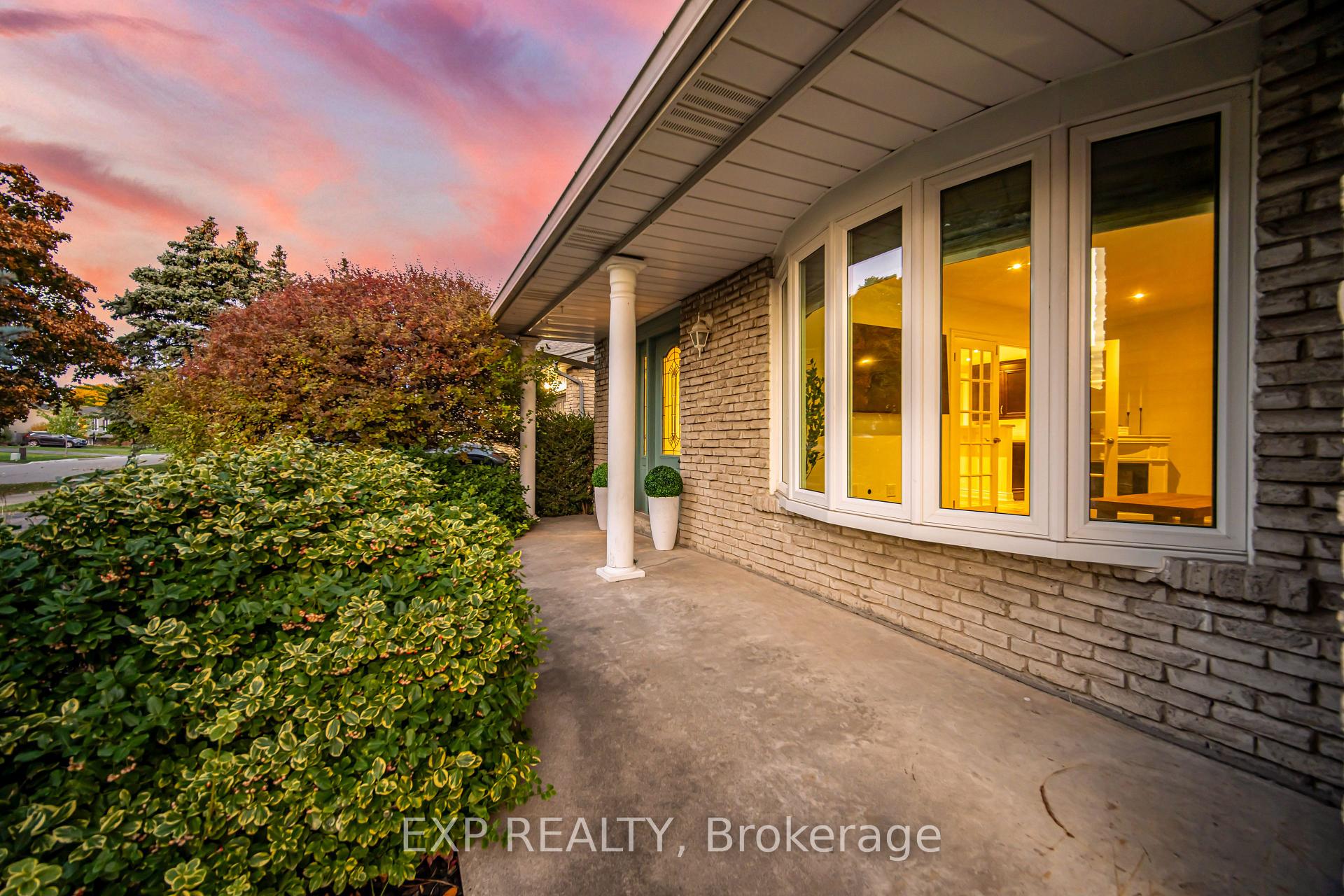 Photo 2 of 853 Willow Avenue, Milton, Dorset Park — HOMEH
