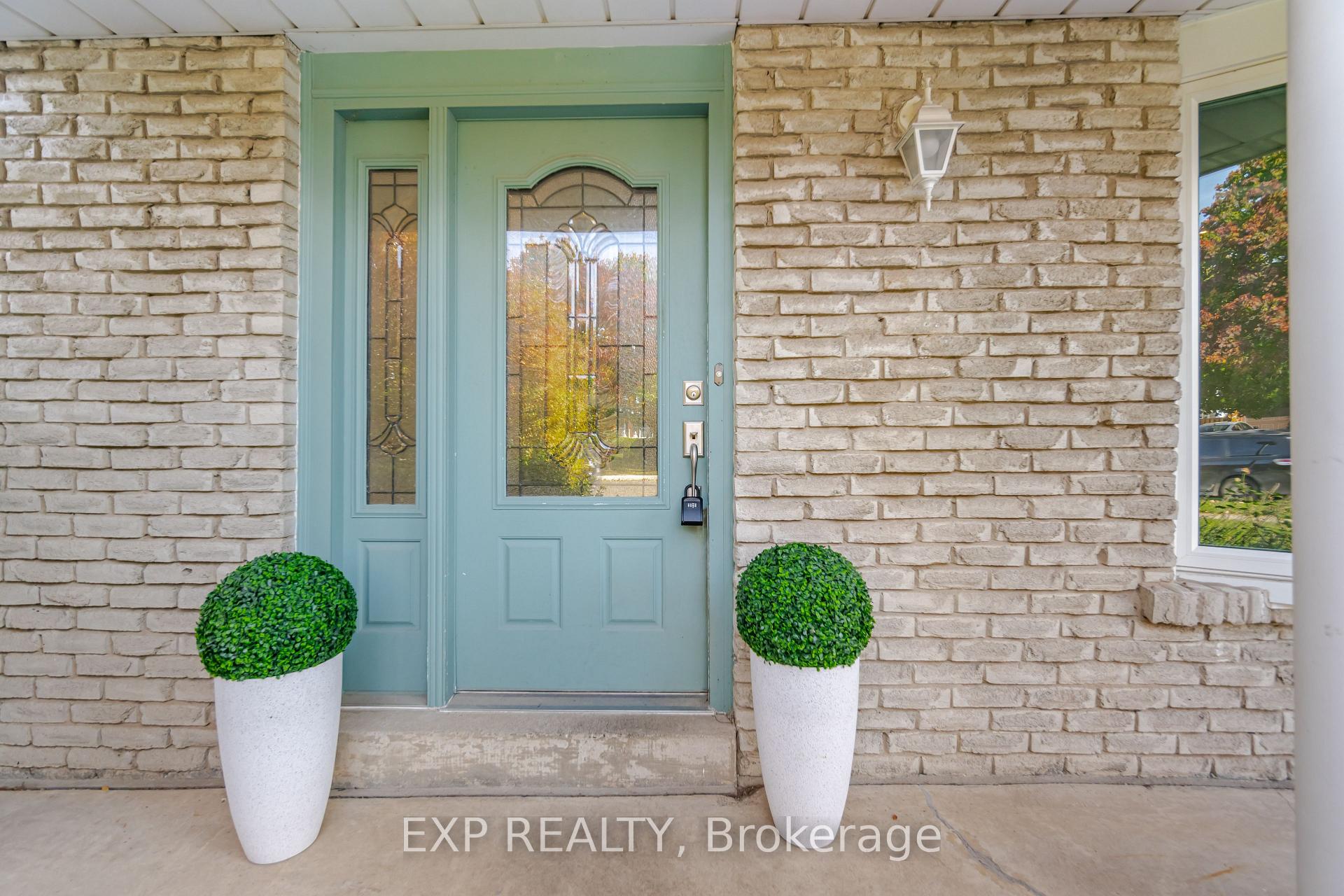 Photo 3 of 853 Willow Avenue, Milton, Dorset Park — HOMEH