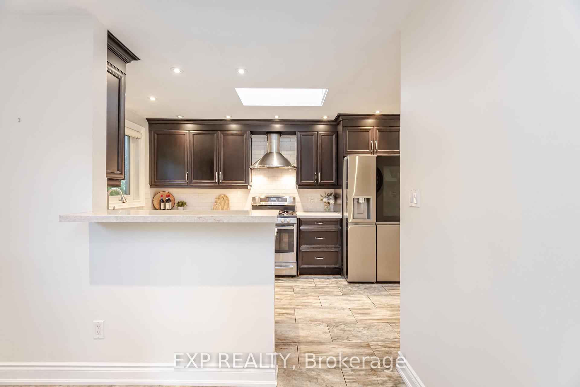 Photo 7 of 853 Willow Avenue, Milton, Dorset Park — HOMEH