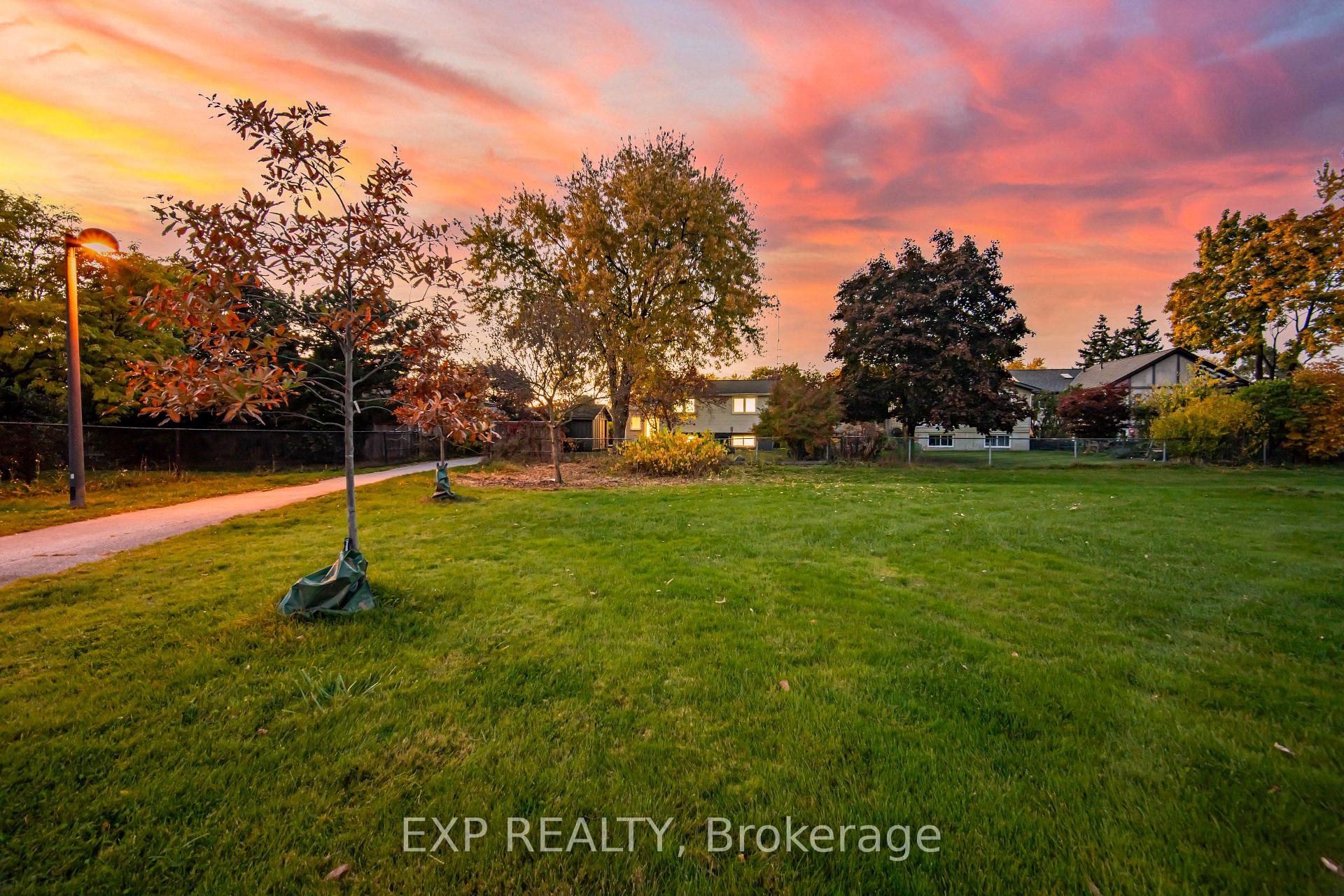 Photo 37 of 853 Willow Avenue, Milton, Dorset Park — HOMEH