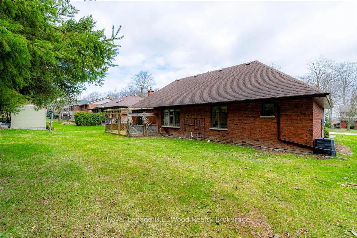 Photo 4 of 46 Tanager Drive, Tillsonburg — HOMEH