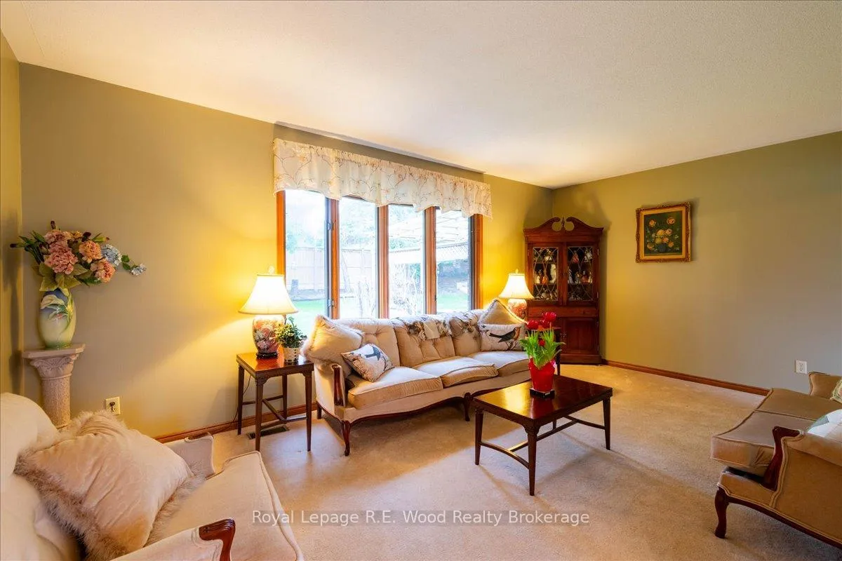 Photo 11 of 46 Tanager Drive, Tillsonburg — HOMEH