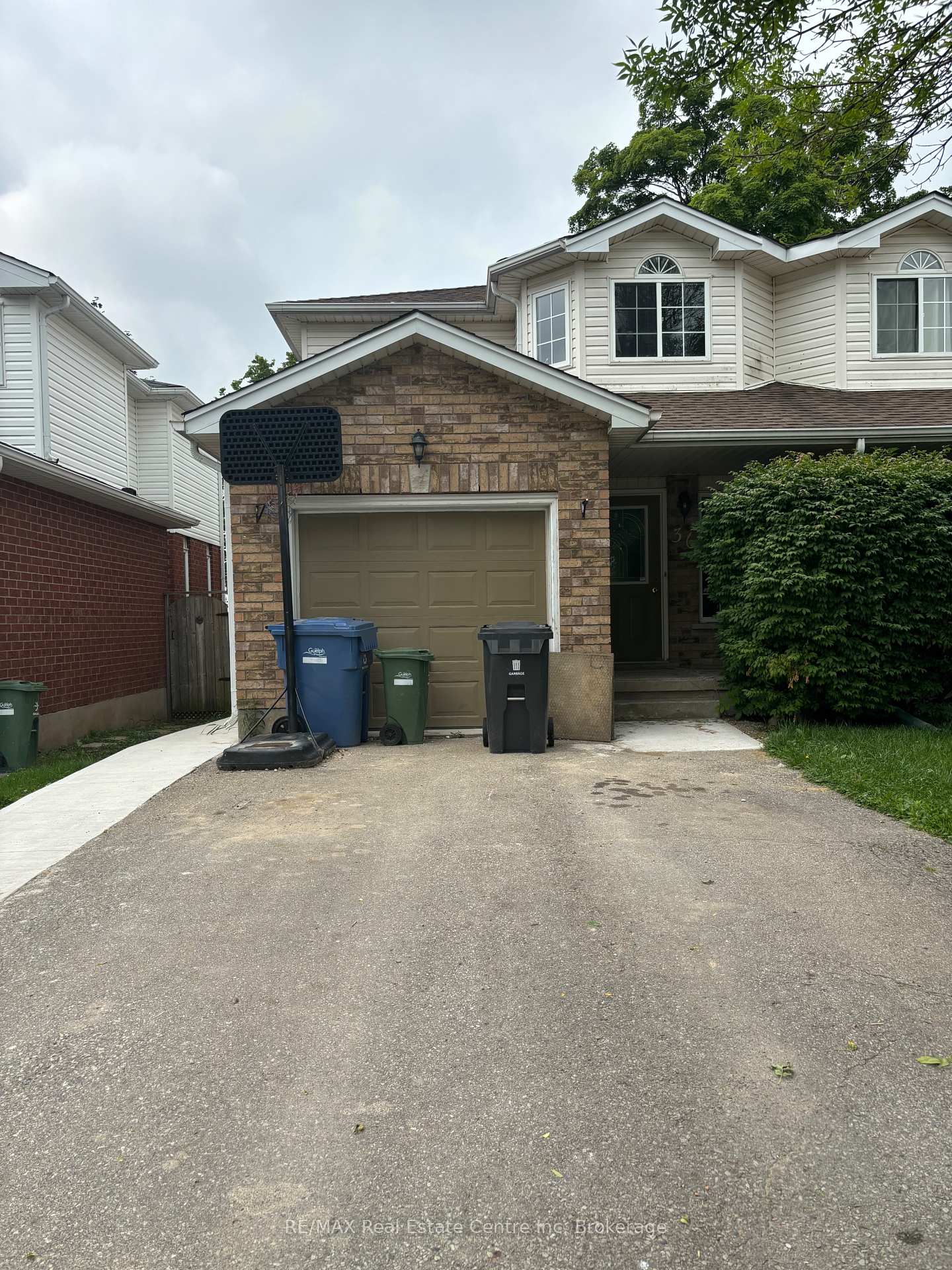 Front of 36-C Raspberry Lane