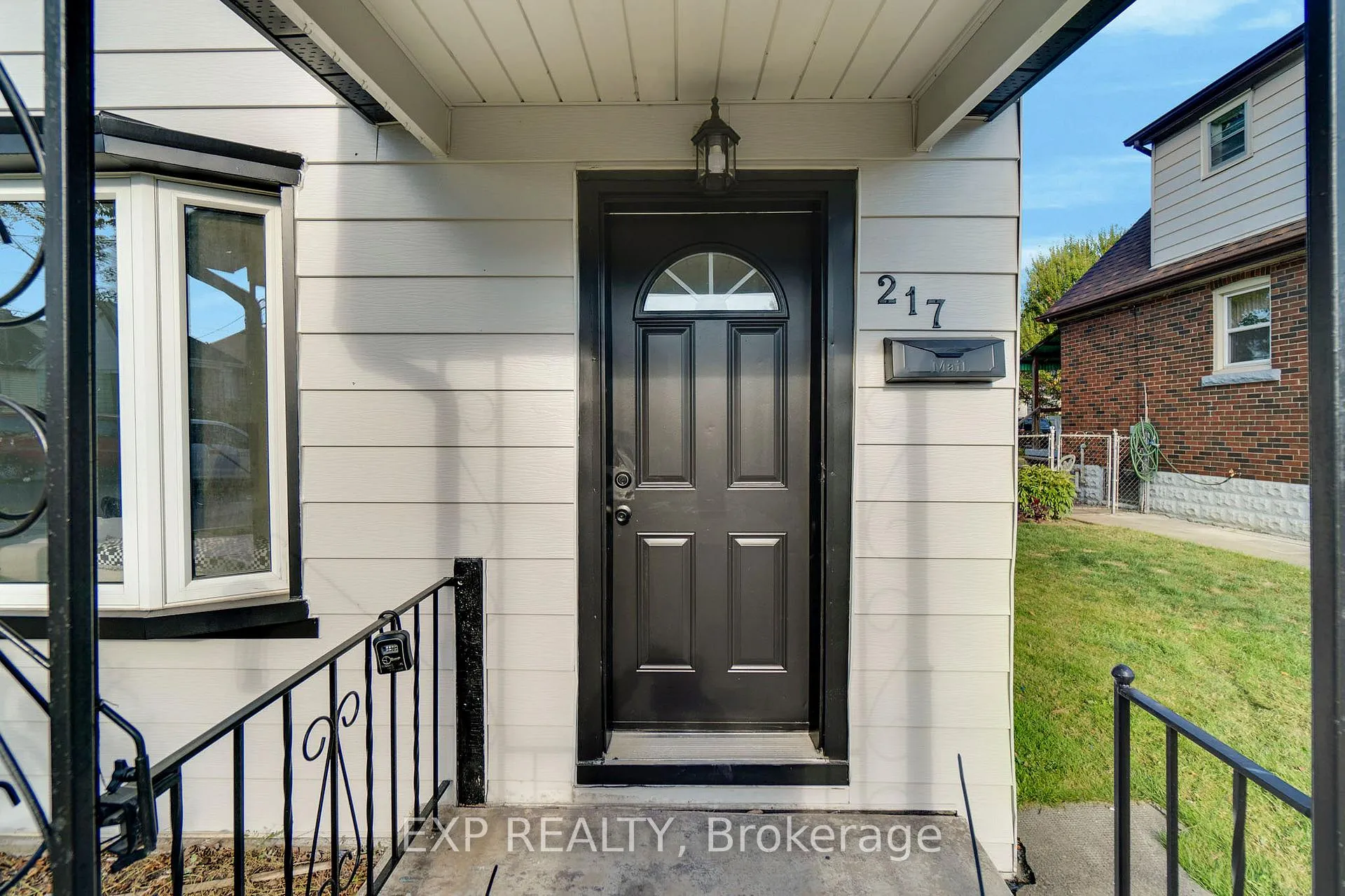 Photo 2 of 217 Fairfield Avenue, Hamilton, Homeside — HOMEH