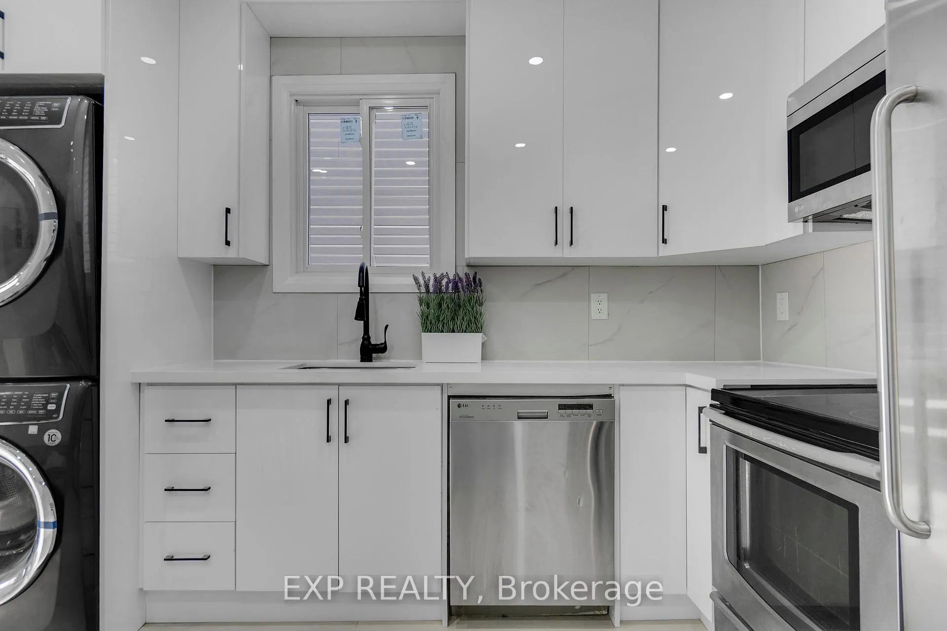 Photo 9 of 217 Fairfield Avenue, Hamilton, Homeside — HOMEH