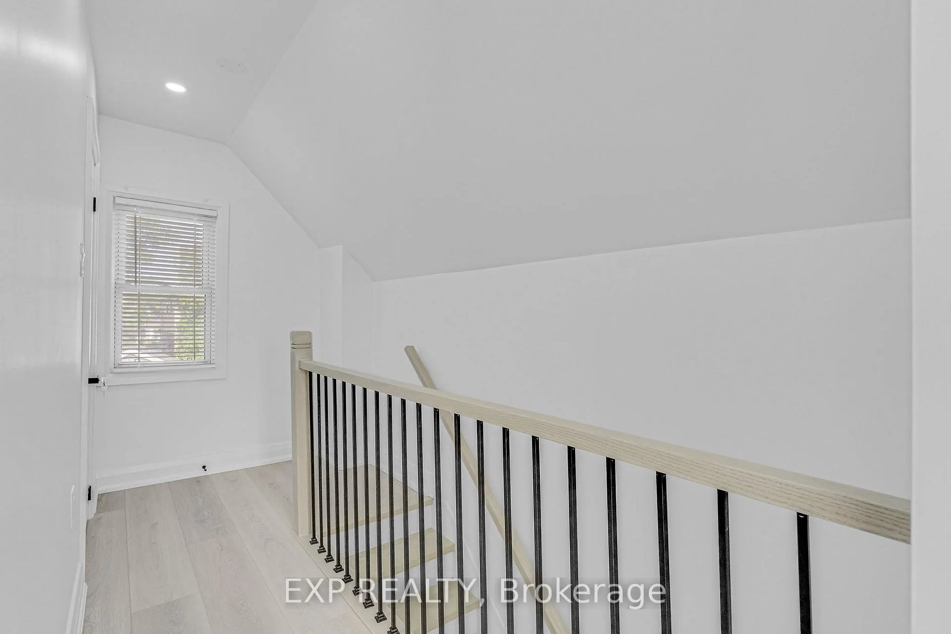 Photo 15 of 217 Fairfield Avenue, Hamilton, Homeside — HOMEH