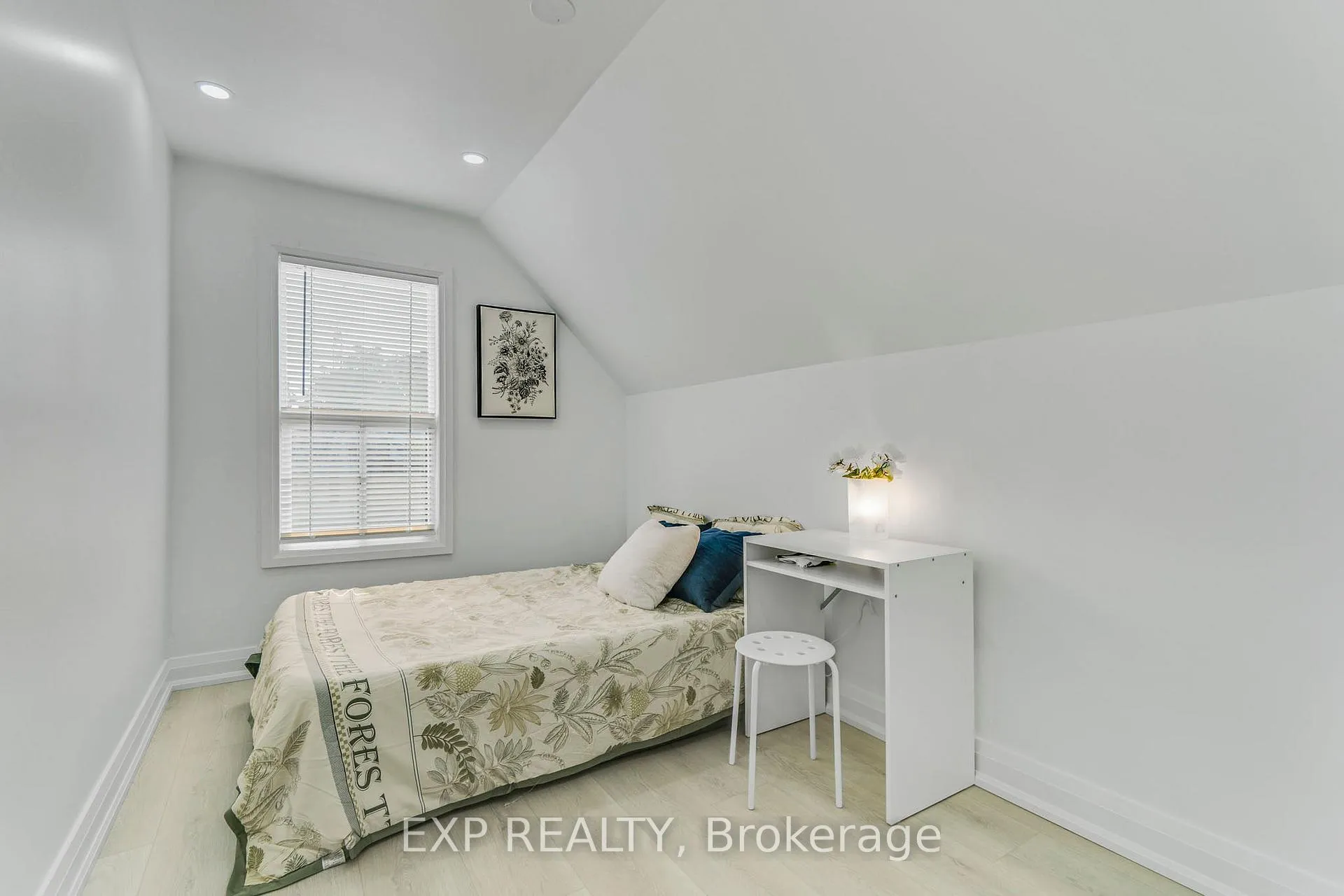 Photo 18 of 217 Fairfield Avenue, Hamilton, Homeside — HOMEH
